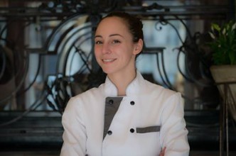 Le Raphael accueille son nouveau chef pâtissier, Nina Métayer